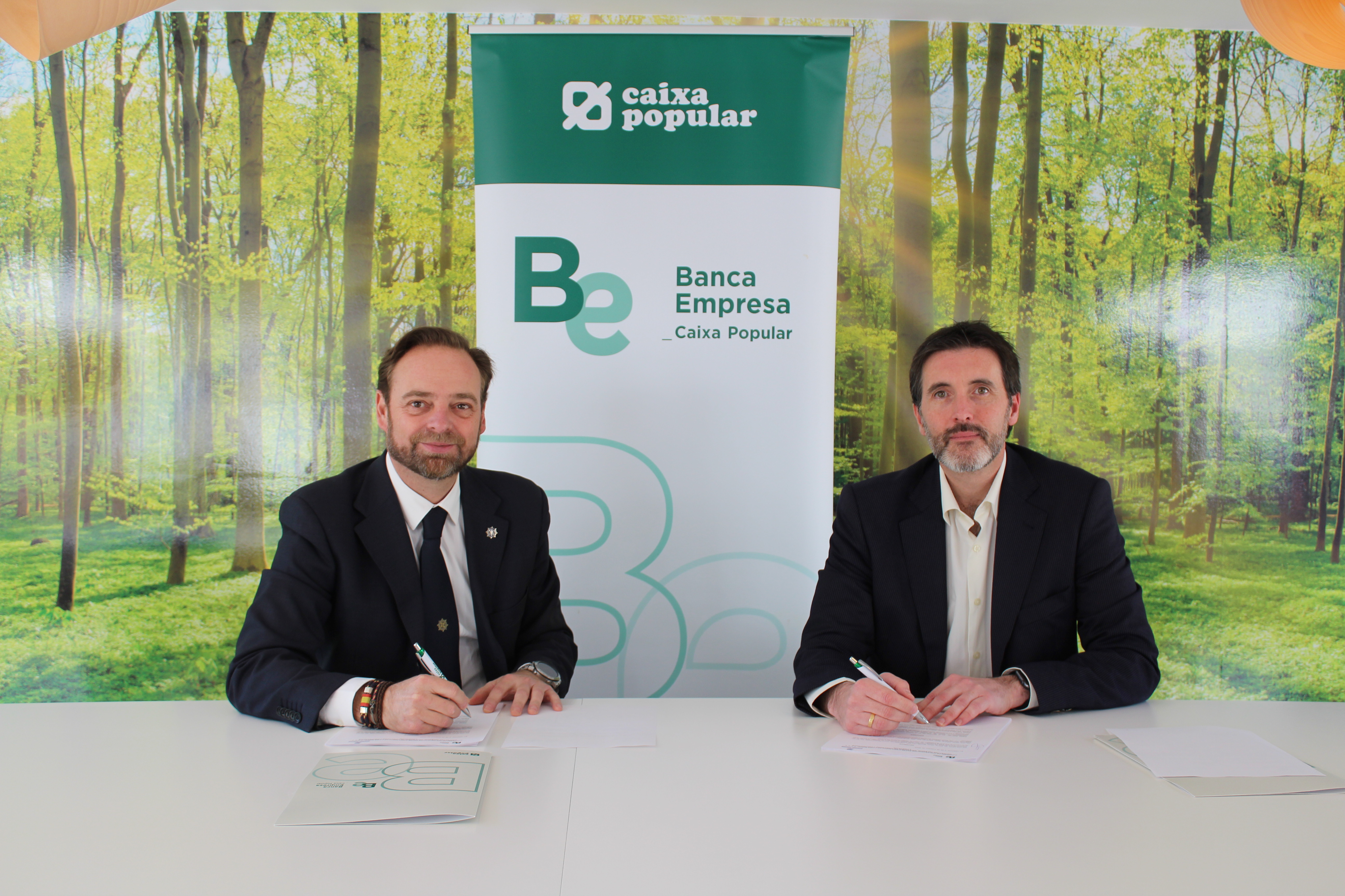 Caixa Popular y Propeller Valencia establecen una alianza para impulsar el desarrollo del sector logístico