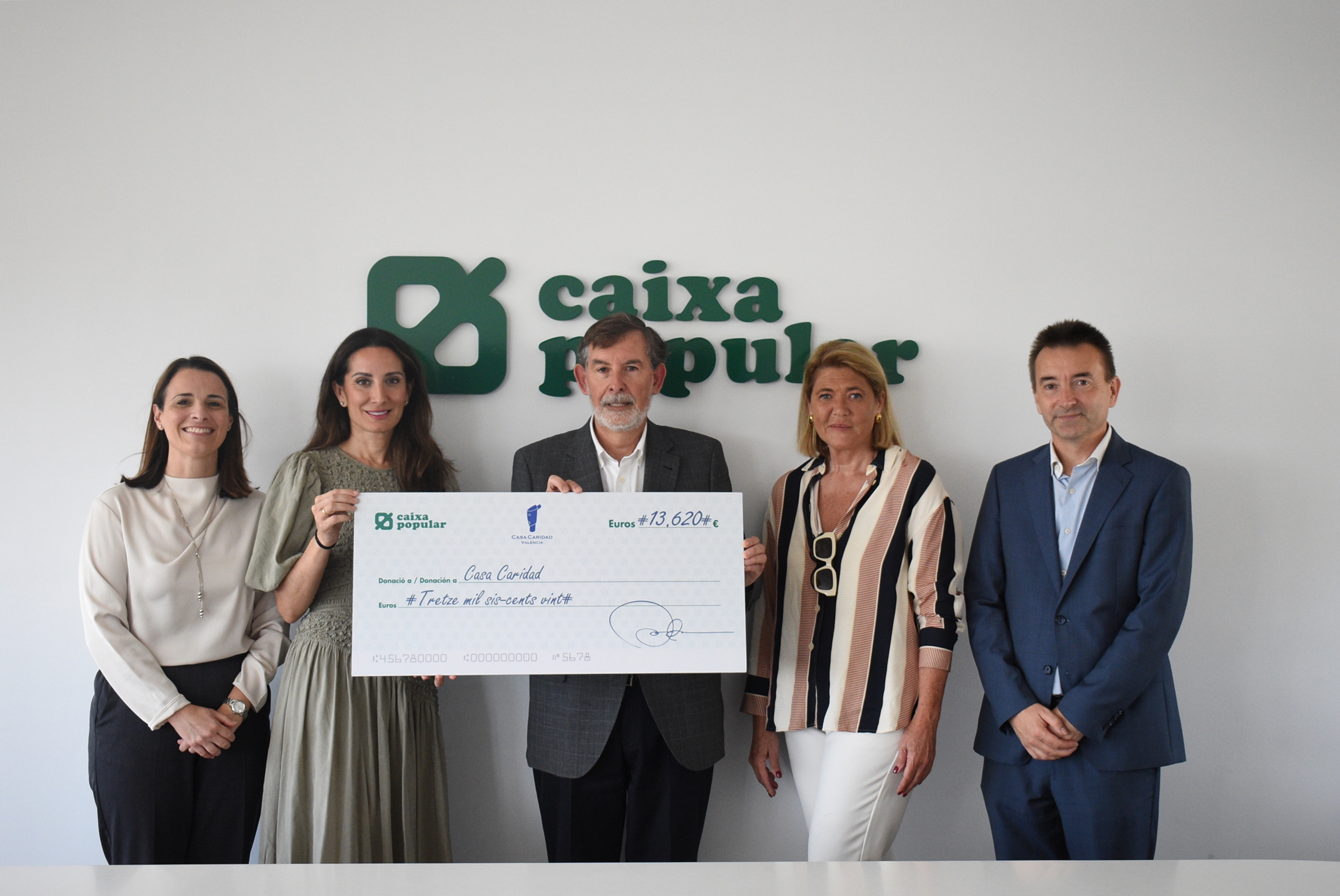 Caixa Popular dona a Casa Caridad la recaptació per l'ús de les seues targetes per a fer costat a les persones sense llar Caixa Popular dona a Casa Caridad la recaptació per l'ús de les seues targetes per a fer costat a les persones sense llar