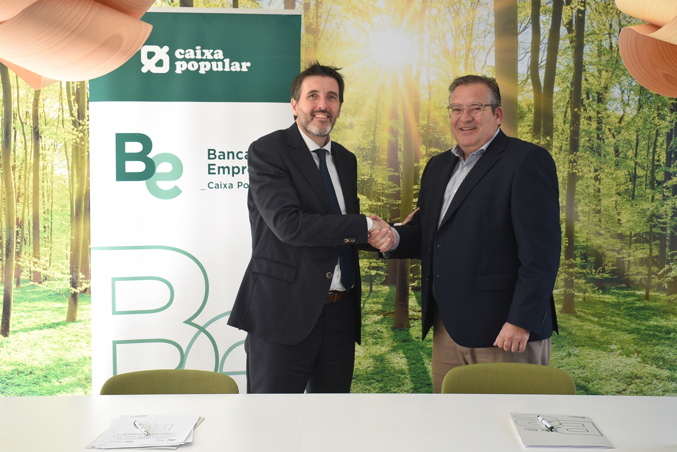 IVEFA i Caixa Popular signen un conveni de col•laboració per a impulsar el desenvolupament empresarial a la Comunitat Valenciana