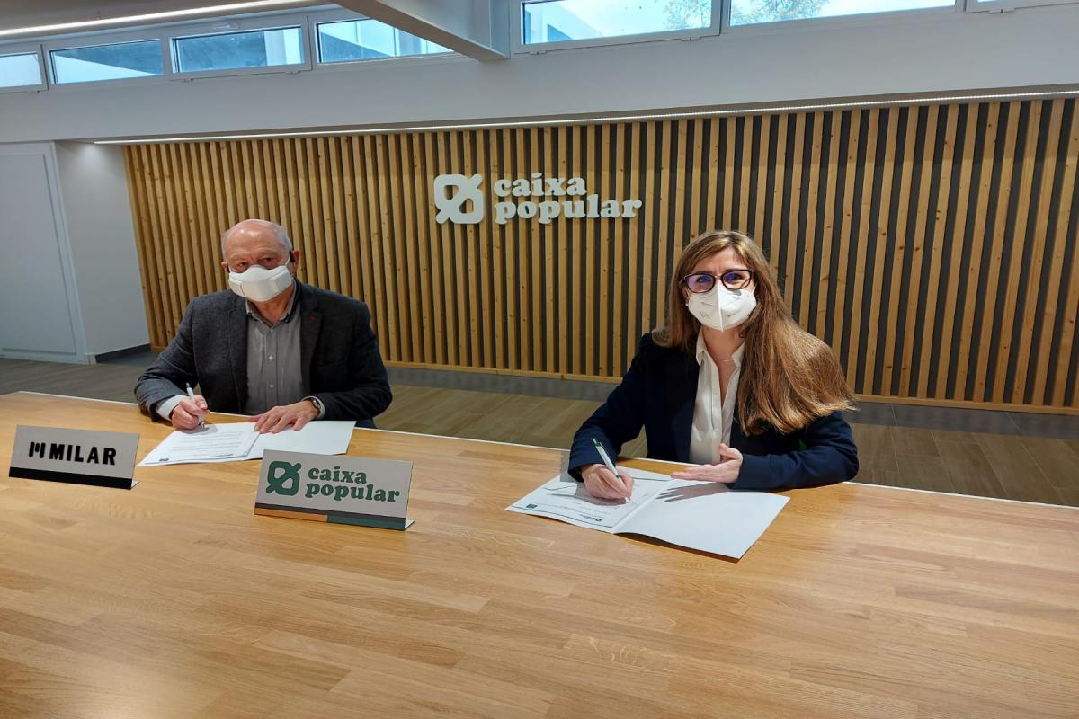 Signatura del conveni entre Milar Comelsa i Caixa Popular als servicis centrals de l'entitat financera