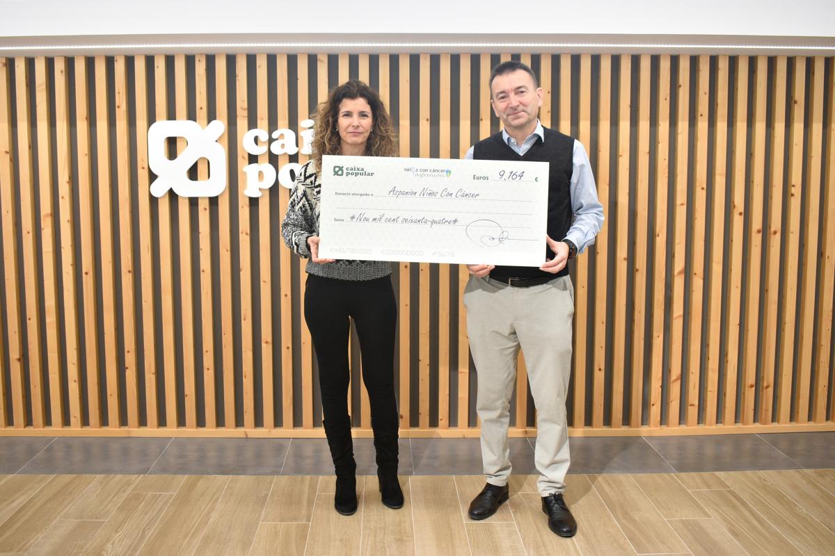 Caixa Popular dona al cáncer infantil la recaudación por el uso de sus tarjetas