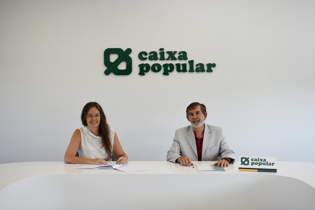 Signatura conveni entre Caixa Popular i Novaterra