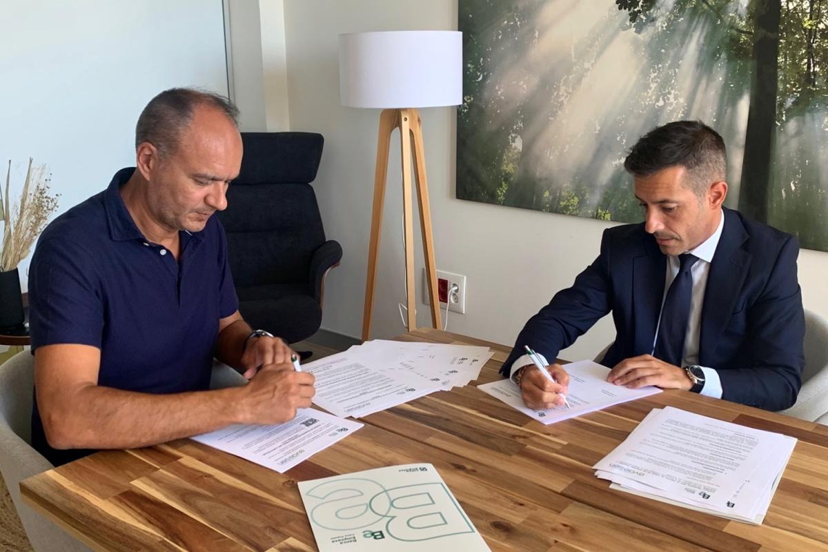 Caixa Popular y AVAESEN reafirman su alianza para potenciar la implantación de las energías renovables Caixa Popular y AVAESEN reafirman su alianza para potenciar la implantación de las energías renovables