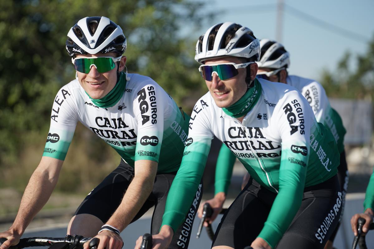 La Bicicleta Solidària de l'equip Caixa Rural-Seguros RGA aconsegueix 2.000 euros en benefici de l'Associació de Fibromiàlgia de La Safor 