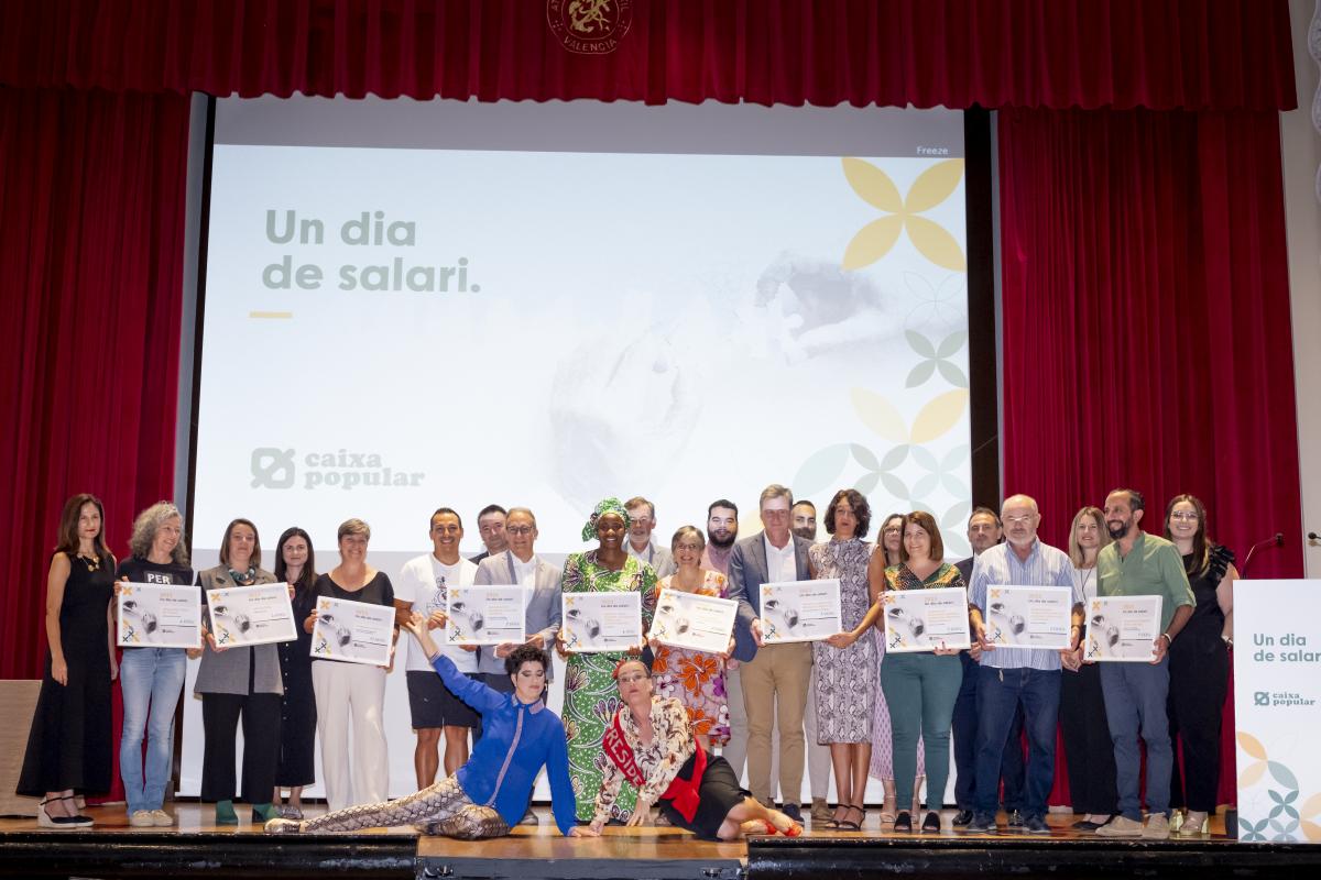 La plantilla de Caixa Popular dona un dia del seu salari i beneficia a 10 entitats socials valencianes