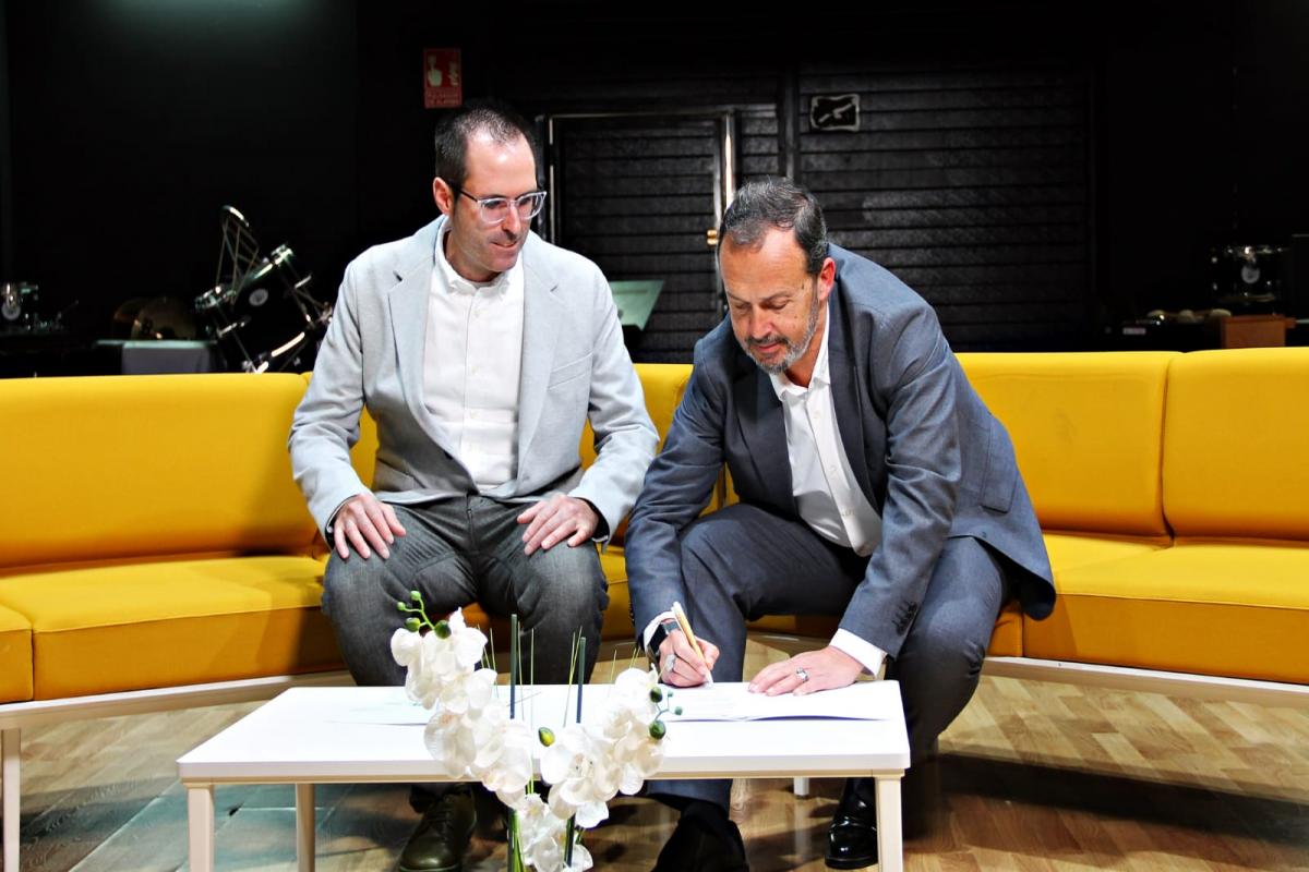 AVACE i Caixa Popular signen un conveni per a facilitar el finançament a les comunitats energètiques AVACE i Caixa Popular signen un conveni per a facilitar el finançament a les comunitats energètiques