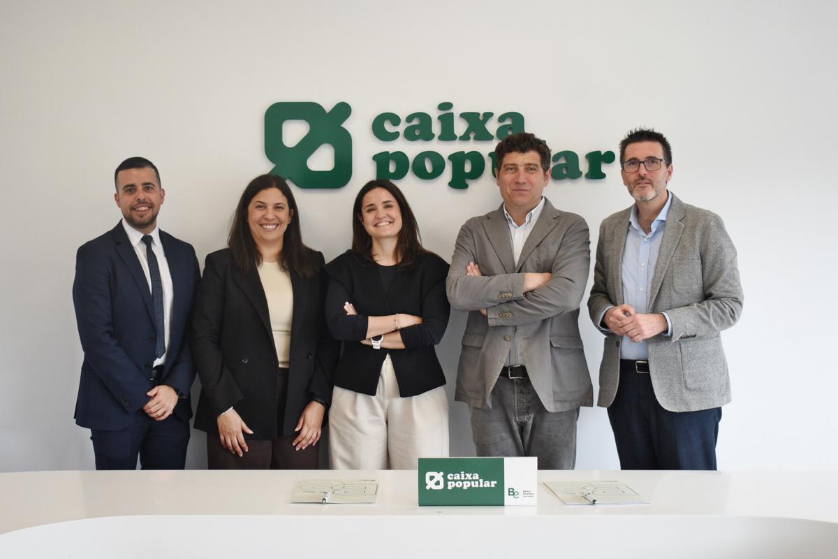 Startup Valencia y Caixa Popular firman un convenio para impulsar el ecosistema emprendedor valenciano