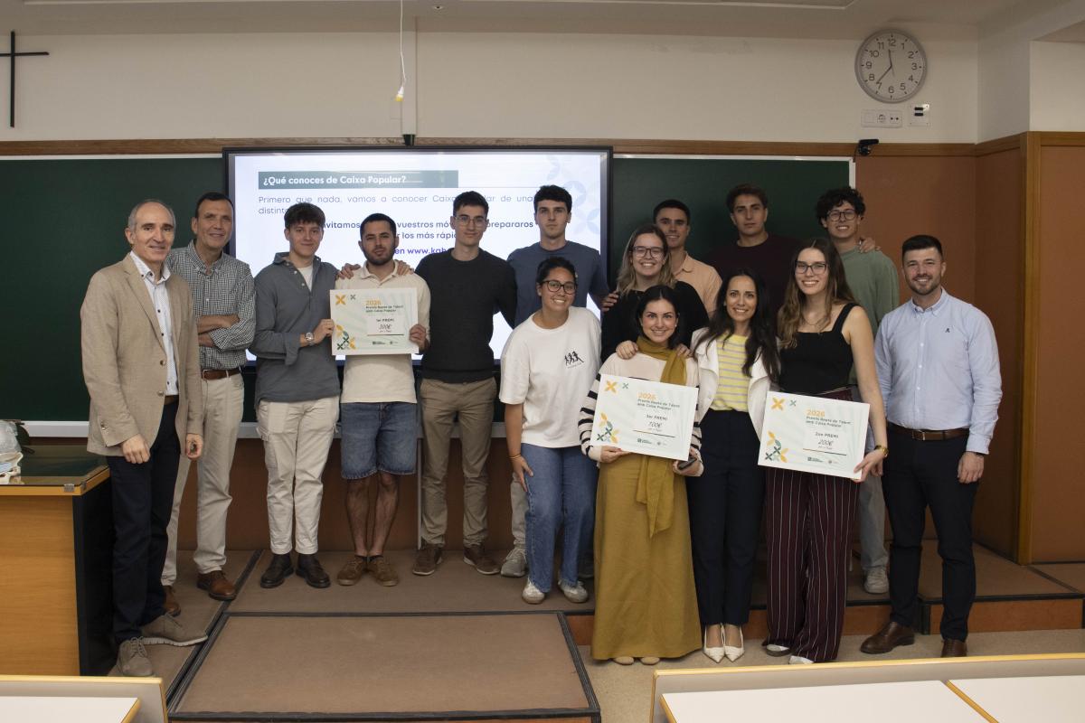 La CEU UCH i Caixa Popular premien el talent jove per a acostar la banca a la joventut