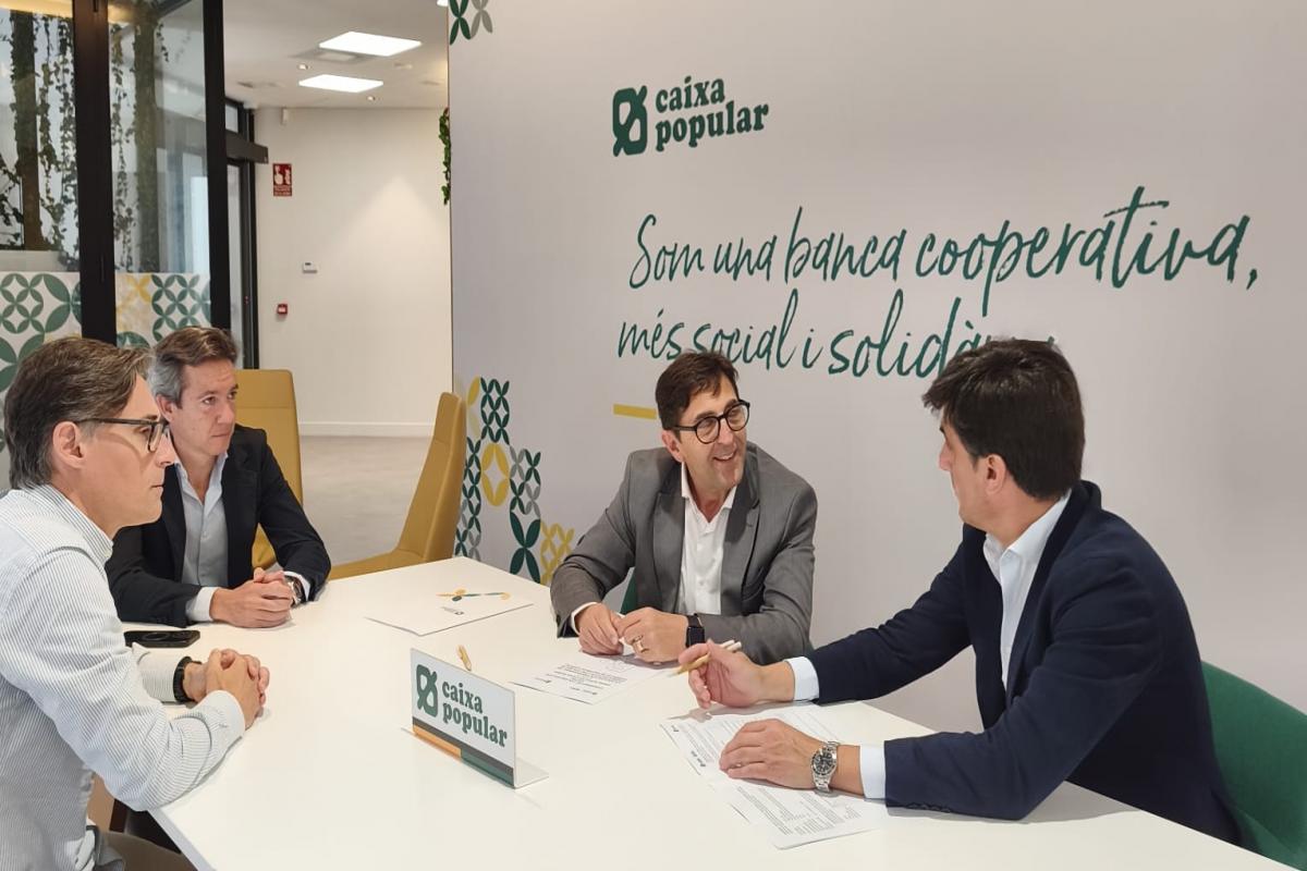 Caixa Popular i FARVAL reforcen la seua aliança en per a continuar impulsant el sector farmacèutic valencià