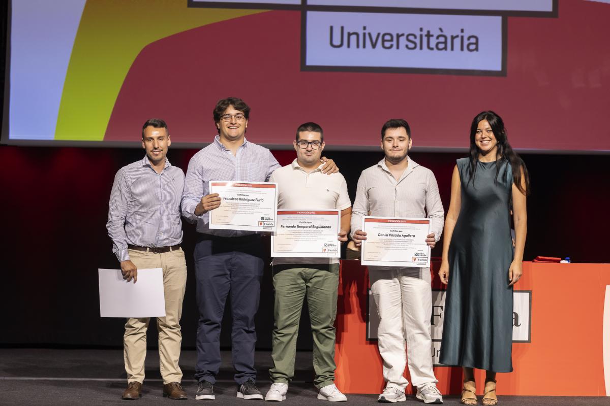 Tres premiados y representantes de Caixa Popular y Florida Universitària