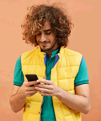 Préstec Preconcedit - Xic jove navegant pel mòbil